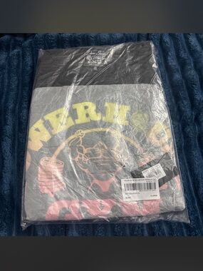 DARC SPORT X POWER HOUSE GYM 
STILL SEALED AND SOLD OUT 
SIZE: XL